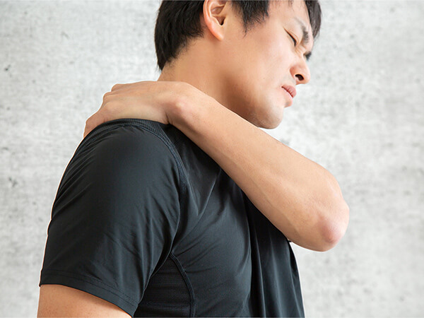 画像：肩関節周囲炎（四十肩、五十肩）